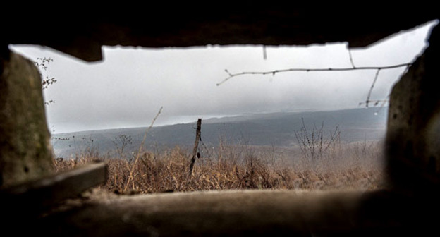 На линии соприкосновения в Нагорном Карабахе. Фото: Sputnik/Asatur Yesayants