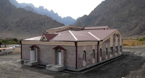 Контрольно-пропускной пункт "Мегри". Фото http://ru.aravot.am/2012/03/06/160377/?s=