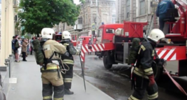 Ликвидация пожарж в неэксплуатируемом здании в центре Ростова-на-Дону. Фото http://61.mchs.gov.ru/operationalpage/operational/item/5253883/ 