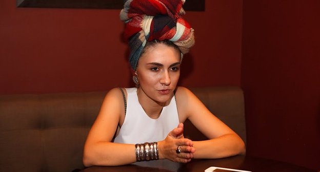 Диана Гаджиева. Фото: Facebook / Matthew Soulnechnii
 https://ru.sputnik.az/culture/20170428/410051933/evrovideniye-azerbaijan-diana-gadjiyeva-favorit.html