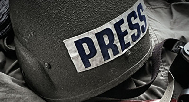 Каска с надписью "пресса". Фото © jigsawmedical
https://ru.armeniasputnik.am/karabah/20170511/7286907/v-karabahe-ranen-operator-telekompanii-shant.html