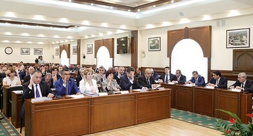 Заседание совета старейшин Еревана. Фото https://www.yerevan.am/ru/news/teghi-e-ownets-el-erewani-avaganow-hert-akan-niste-4/

