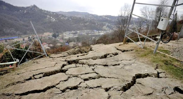 Разрушения от оползня в Ставропольском крае. 22 мая 2017 г. Фото http://kavtoday.ru/34508