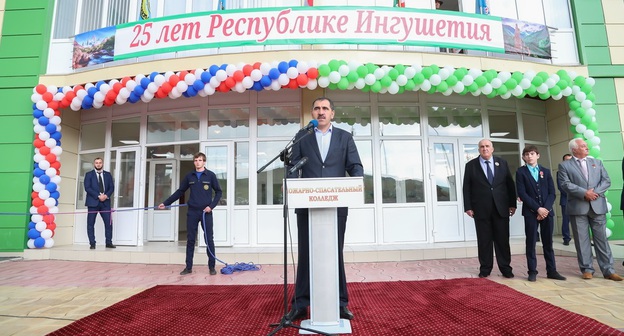 Открытие нового здания ГБОУ «Пожарно-спасательный колледж» в Сунже. Фото пресс-службы главы Ингушетии http://www.ingushetia.ru/news/v_sunzhe_segodnya_torzhestvenno_otkryli_novoe_zdanie_gbou_pozharno_spasatelnyy/