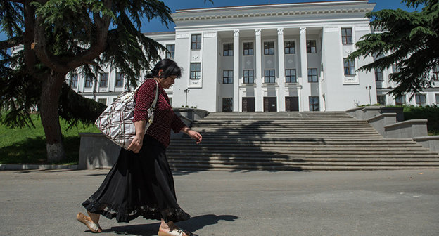 Здание парламента Южной Осетии Фото © Sputnik / Михаил Мокрушин
 http://sputnik-ossetia.ru/South_Ossetia/20170607/4274273.html