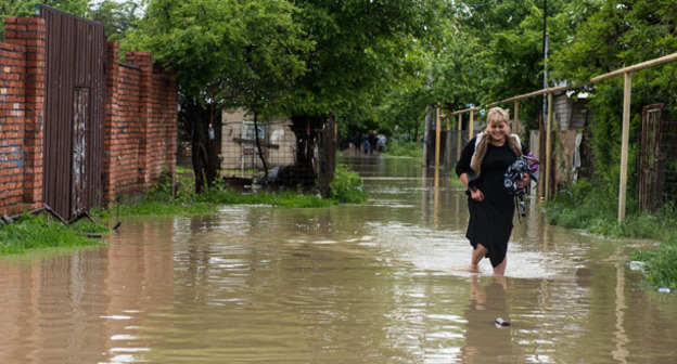 Подтопление в селе Левокумка Ставропольского края. Фото Антона Подгайко, Юга.ру