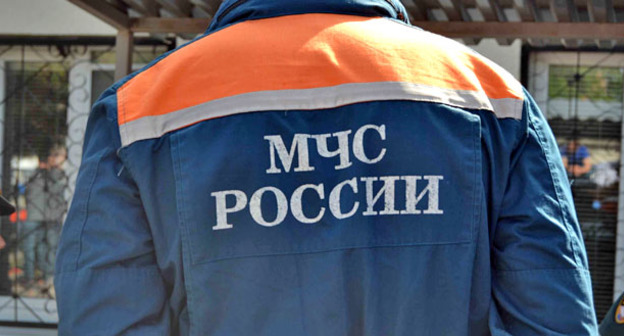 Сотрудник МЧС. Фото http://kbrria.ru