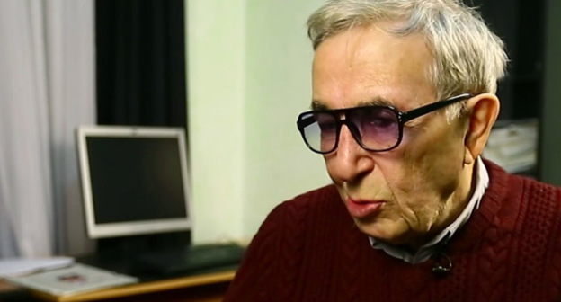 Тогрул Джуварлы. Кадр из видео пользователя MeydanTV https://www.youtube.com/watch?v=gAC2dEZRtmw