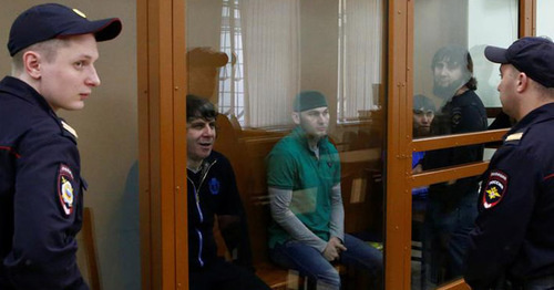 Тамерлан Эскерханов, Шагид Губашев, Заур Дадаев и Анзон Губашев в зале суда. Москва, 27 июня 2017 г. Фото REUTERS/Sergei Karpukhin