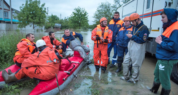 Подтопление в селе Левокумка Ставропольского края. Фото Антона Подгайко, Юга.ру
