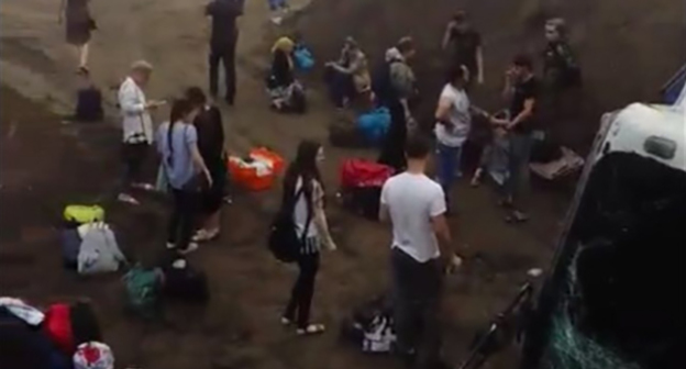 На месте ДТП с автобусом Фото http://www.riadagestan.ru/news/disasters_and_catastrophes/tri_cheloveka_postradali_v_rezultate_dtp_s_passazhirskim_avtobusom_v_tarumovskom_rayone_dagestana/