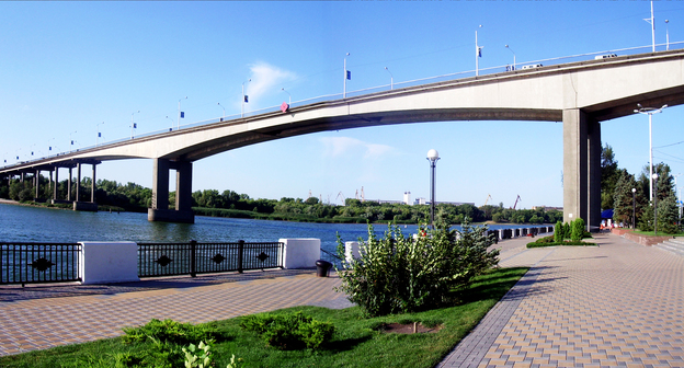Ворошиловский мост в центре Ростова-на-Дону. Фото http://novosti-rostov.ru/voroshilovskij-most-dostroyat-v-iyule.html