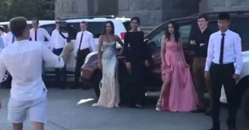 Видеозапись вечеринки выпускников Волгоградской академии МВД н, опубликованная на YouTube 29 июля 2017 г. Фото: кадр из видео на YouTube