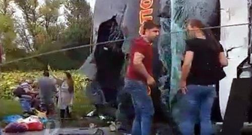 На месте ДТП с автобусом в Ростовской области 
 Фото http://bloknot-rostov.ru/news/strashnoe-dtp-s-desyatkami-postradavshikh-proizosh-876387