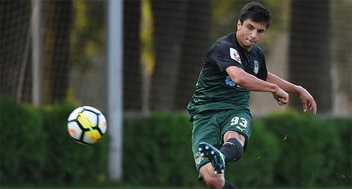 Игрок ФК "Краснодар" Фото https://www.fckrasnodar.ru/teams/junior/photo/object/?object_id=129741 Игрок ФК "Краснодар" Фото https://www.fckrasnodar.ru/teams/junior/photo/object/?object_id=129741