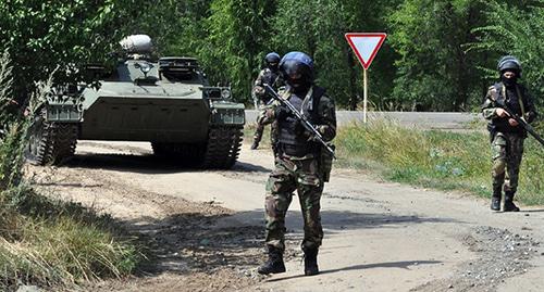 Проведение поисковых мероприятий в населенном пункте. Фото http://nac.gov.ru/antiterroristicheskie-ucheniya/v-voronezhskoy-oblasti-provedeno.html Проведение поисковых мероприятий в населенном пункте. Фото http://nac.gov.ru/antiterroristicheskie-ucheniya/v-voronezhskoy-oblasti-provedeno.html