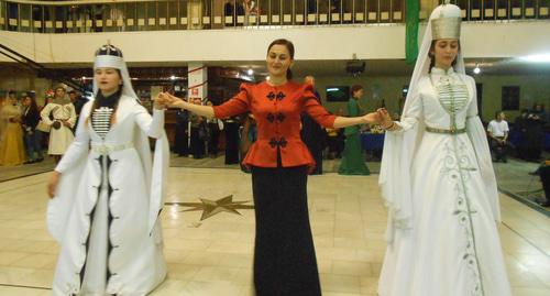 Показ черкесского костюма в Нальчике 27 сентября 2017 год. Фото: Луиза Оразаева для "Кавказского узла".