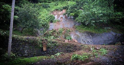 Оползень в Кобулетском районе. Аджария. Фото https://sputnik-georgia.ru/incidents/20160925/233299023/Opolzen-soshel-v-neskolkih-selah-v-gorah-Adzharii.html Оползень в Кобулетском районе. Аджария. Фото https://sputnik-georgia.ru/incidents/20160925/233299023/Opolzen-soshel-v-neskolkih-selah-v-gorah-Adzharii.html