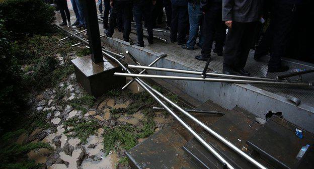Митинг в Тбилиси. Фото © FB / Tbilisi City Hall
: https://sputnik-georgia.ru/incidents/20171002/237579564/Besporjadki-v-Tbilisi-MVD-soobshhilo-podrobnosti.html