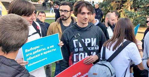 Пикет сторонников Навального в Ростове-на-Дону. 7 октября 2017 г. Фото Константина Волгина для "Кавказского узла" Пикет сторонников Навального в Ростове-на-Дону. 7 октября 2017 г. Фото Константина Волгина для "Кавказского узла"