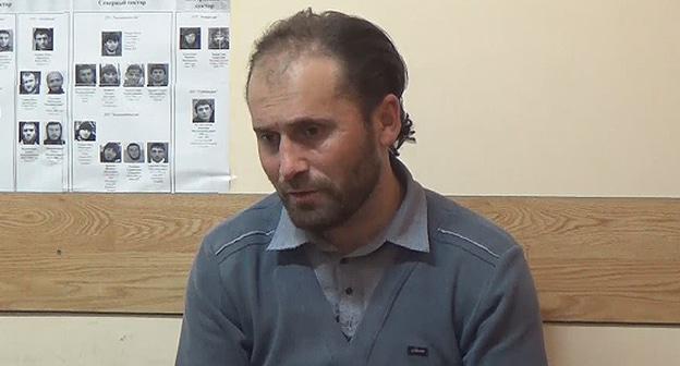 Уроженец Дагестана, задержанный по подозрению в причастности к запрещенной в России террористической организации. Фото Оперативная съемка НАК http://nac.gov.ru/kontrterroristicheskie-operacii/organami-fsb-i-mvd-presechena-deyatelnost.html