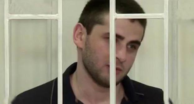 Азиз Джамалутдинов в зале суда. Кадр из видео пользователя Dagestan Live https://www.youtube.com/watch?v=3c_wCoxWzNU

