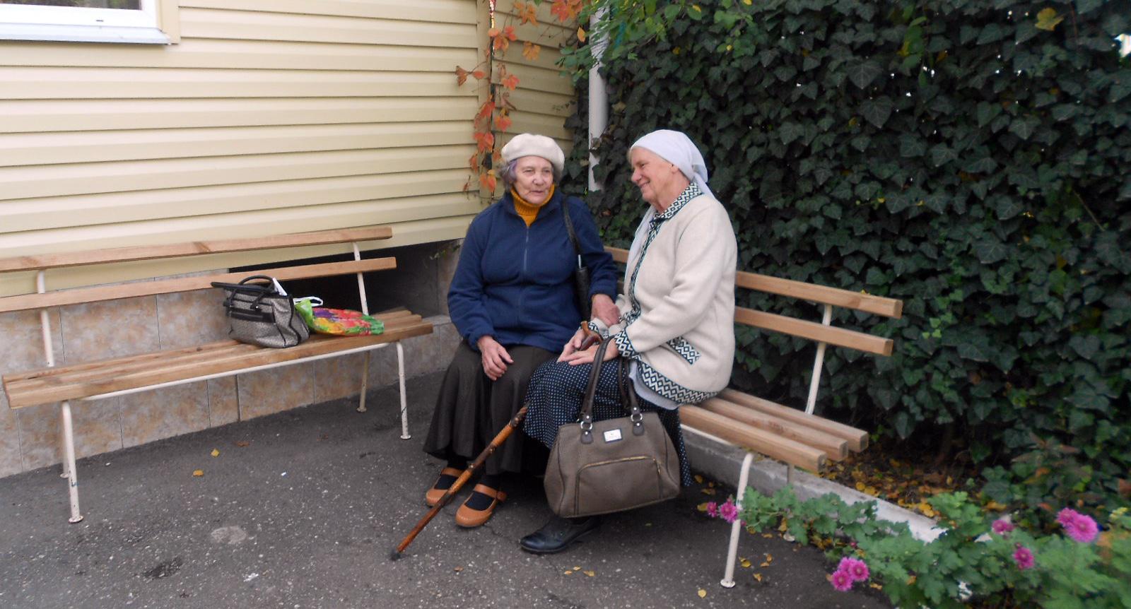 Евангельские христиане баптисты собираются перед воскресной службой в Нальчике. Фото Луизы Оразаевой для "Кавказского узла" Евангельские христиане баптисты собираются перед воскресной службой в Нальчике. Фото Луизы Оразаевой для "Кавказского узла"