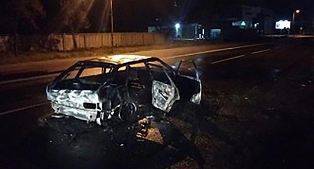 Автомобиль после взрыва газового баллона в Пятигорске. Фото  пресс-службы ГУ МЧС по СК