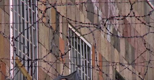 Тюрьма. Кадр из видео пользователя "Организация Объединенных Наций" , репортаж подготовил Сьюзен Фаркас для ООН https://www.youtube.com/watch?v=YWfJroYZo5Q Тюрьма. Кадр из видео пользователя "Организация Объединенных Наций" , репортаж подготовил Сьюзен Фаркас для ООН https://www.youtube.com/watch?v=YWfJroYZo5Q