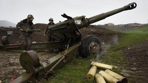 Позиции армии Карабаха. Фото © Sputnik/ Асатур Есаянц, https://ru.armeniasputnik.am/analytics/20171114/9440920/uderzhat-karabah-ot-skatyvaniya-k-vojne-zhdat-li-proryva-ot-peregovorov-v-moskve.html