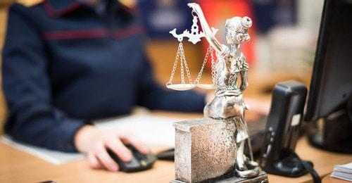 Статуэтка Фемиды. Фото Елены Синеок, Юга.ру