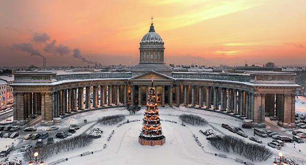 Казанский собор. Фото Ivan Smelov https://ru.wikipedia.org/wiki/Казанский_собор_(Санкт-Петербург)