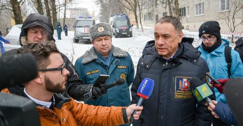 Глава администрации Ворошиловского района Виктор Бережной дает интервью. Фото: пресс-служба городской думы и администрации города Ростова-на-Дону Глава администрации Ворошиловского района Виктор Бережной дает интервью. Фото: пресс-служба городской думы и администрации города Ростова-на-Дону