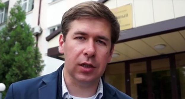 Адвокат Илья Новиков. Кадр видео http://www.svoboda.org/media/video/27755009.html