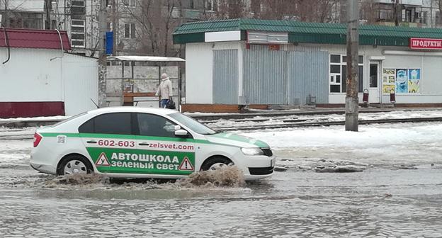 Перекресток улицы Кутузовской и 51-й Гвардейской в Дзержинском районе. Фото Татьяны Филимоновой для "Кавказского узла" Перекресток улицы Кутузовской и 51-й Гвардейской в Дзержинском районе. Фото Татьяны Филимоновой для "Кавказского узла"
