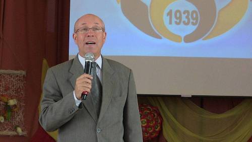 Виктор Макаренко
Фото  Таганрогский металлургический техникум
 http://tmk.3dn.ru/