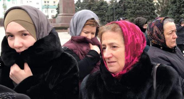 Акция протеста встречи с врио главы Дагестана Владимиром Васильевым и находящимся в республике руководителем Следственного комитета России Александром Бастрыкиным. Махачкала, 9 февраля 2018 года. Фото Патимат Махмудовой для "Кавказского узла"