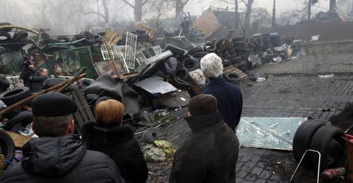 Баррикады в центре Киева. Март 2014 г. Фото: REUTERS/Kevin Lamarque Баррикады в центре Киева. Март 2014 г. Фото: REUTERS/Kevin Lamarque