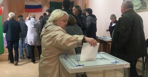 Избирательный участок №207 в поселке Яблоновский, Адыгея. Фото Анны Грицевич для "Кавказского узла" Избирательный участок №207 в поселке Яблоновский, Адыгея. Фото Анны Грицевич для "Кавказского узла"