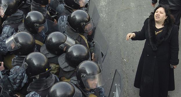 Разгон демонстрантов в Ереване. 1 марта 2008 г. Фото: REUTERS/Hayk Badalyan/Photolure 