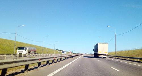 Движение автотранспорта в Краснодарском крае. Фото Нины Тумановой для "Кавказского узла"