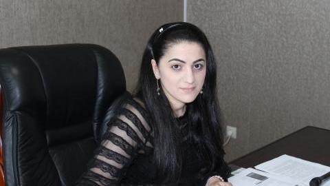 Джамиля Халлаева. Фото пресс-службы УФАС по Дагестану. http://dagestan.fas.gov.ru/sites/dagestan.f.isfb.ru/files/styles/news_fixed_width/public/img_8790_0.jpg?itok=5PVUUx_c Джамиля Халлаева. Фото пресс-службы УФАС по Дагестану. http://dagestan.fas.gov.ru/sites/dagestan.f.isfb.ru/files/styles/news_fixed_width/public/img_8790_0.jpg?itok=5PVUUx_c