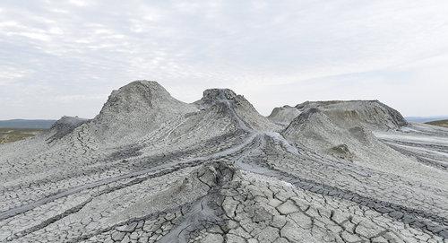 Один из грязевых вулканов Абшерона. Фото Sputnik / Murad Orujov
https://ru.sputnik.az/incidents/20180330/414639956/vulkan-jekologija-baku.html