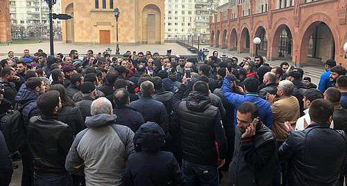 Акция у армянской церкви в Москве. 22 апреля 2018 года. Фото Гора Алексаняна для "Кавказского узла" Акция у армянской церкви в Москве. 22 апреля 2018 года. Фото Гора Алексаняна для "Кавказского узла"