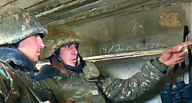 Солдаты армии НКР на передовой Фото: Кадр видео 
The NKR Army Channel
