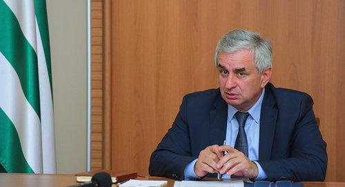 Рауль Хаджимба. Фото Sputnik / Томас Тхайцук http://sputnik-abkhazia.ru/Abkhazia/20170322/1020667126/hadzhimba-mi-utonuli-v-politicheskih-processah.html Рауль Хаджимба. Фото Sputnik / Томас Тхайцук http://sputnik-abkhazia.ru/Abkhazia/20170322/1020667126/hadzhimba-mi-utonuli-v-politicheskih-processah.html