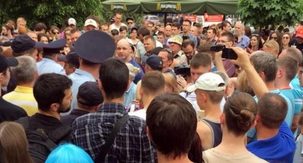 Участники акции "Он нам не царь" в Краснодаре. 5 мая 2018 года. Фото предоставлено "Кавказскому узлу" автором снимка Виленом Деминым.