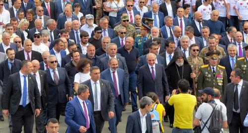Шествие 9 мая 2018 года в Степанакерте. Фото корреспондента "Кавказского узла" Алвард Григорян Шествие 9 мая 2018 года в Степанакерте. Фото корреспондента "Кавказского узла" Алвард Григорян