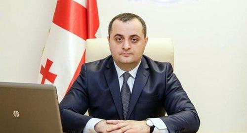 Мамука Васадзе. Фото http://mgeo.ge/xeberler/7245-prokuror-muavini-hec-bir-kadr-2012-ci-ilden-sonra-cekilmeyib Мамука Васадзе. Фото http://mgeo.ge/xeberler/7245-prokuror-muavini-hec-bir-kadr-2012-ci-ilden-sonra-cekilmeyib