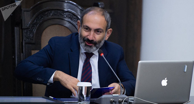Никол Пашинян. Фото © Sputnik / Asatur Yesayants

https://ru.armeniasputnik.am/politics/20180621/12788436/premer-armenii-ne-prinyal-otstavku-tandilyan.html